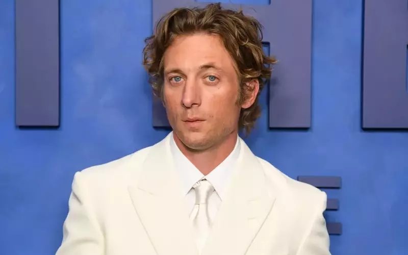 Jeremy Allen White Advocates for Social Media Restrictions for Minors, Commending UK's Ban