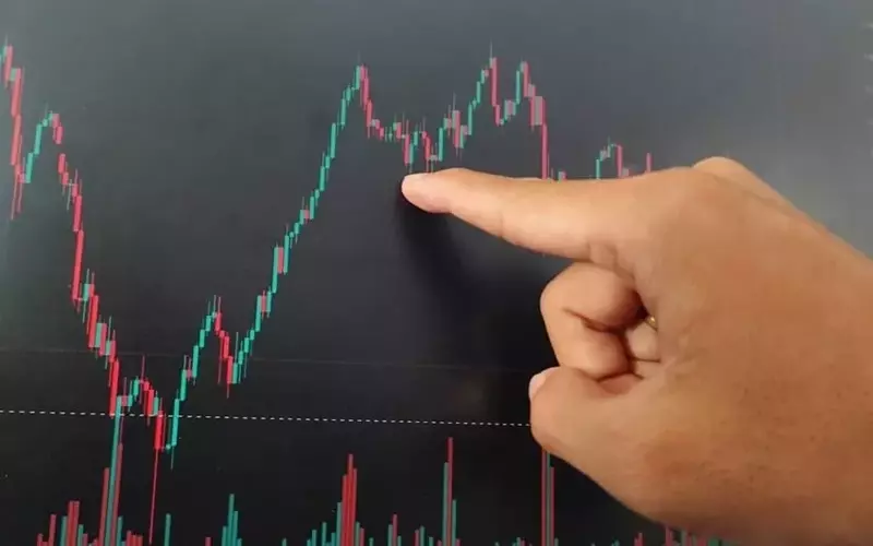 A Spotlight on Key Market Movers: Netflix, SoFi, Snap, Moderna, and Our Bond AI