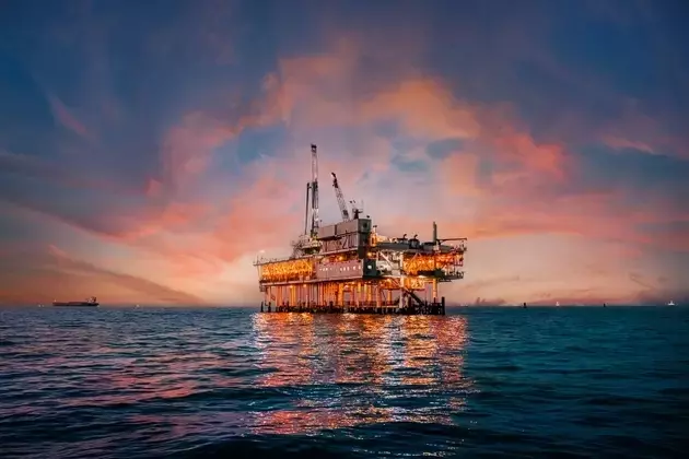 Oil Market Dynamics: Understanding Midstream Investment Strategies Amidst Price Volatility