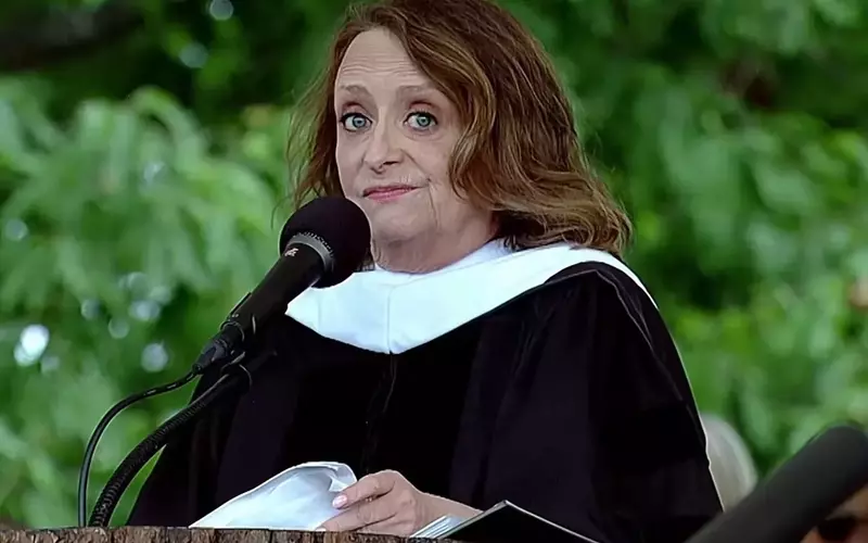 Rachel Dratch's Debbie Downer Delivers Humorous, AI-Focused Commencement Address at Dartmouth