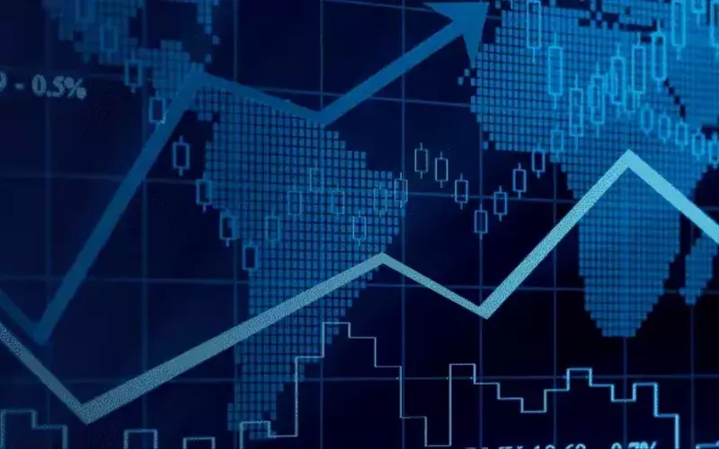 The Dynamics of International Trade and Comparative Advantage