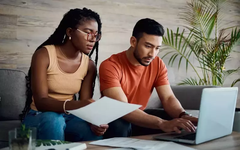 Navigating Real Estate Offers: A Home Seller's Guide to Maximizing Value