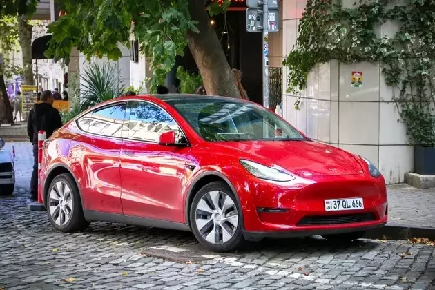 Tesla's Stance in the US BEV Market Amidst Stagnation and Future Ambitions
