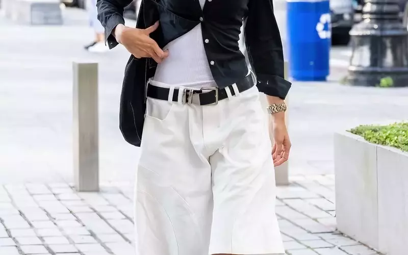 Mastering Long Denim Shorts: Five Chic Styles for Summer
