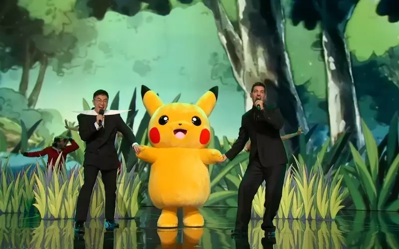 Bowen Yang and Matt Rogers Sing "Gotta Catch 'Em All" at Las Culturistas Culture Awards