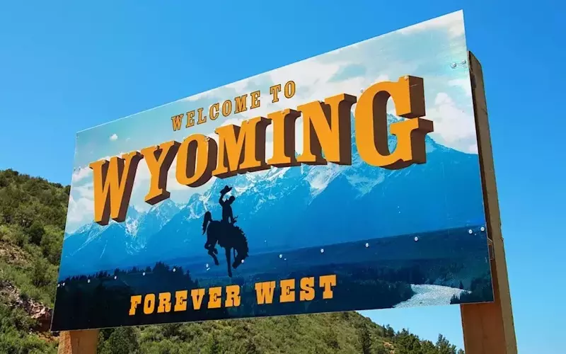 Wyoming Pioneers State-Issued Stablecoin Amidst Bitcoin's Decline
