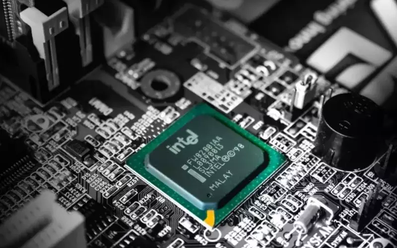 Intel's Growth Trajectory: Beyond Political Endorsements