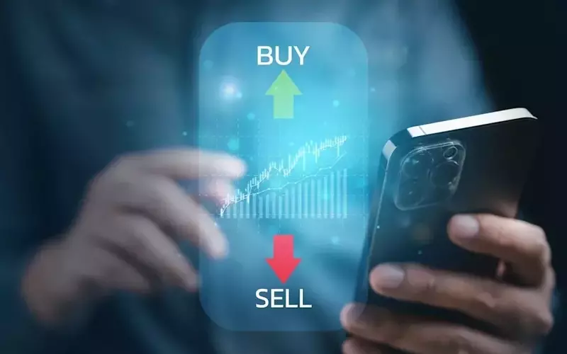 XRP ETFs vs. HYPE ETFs: An Investment Dilemma