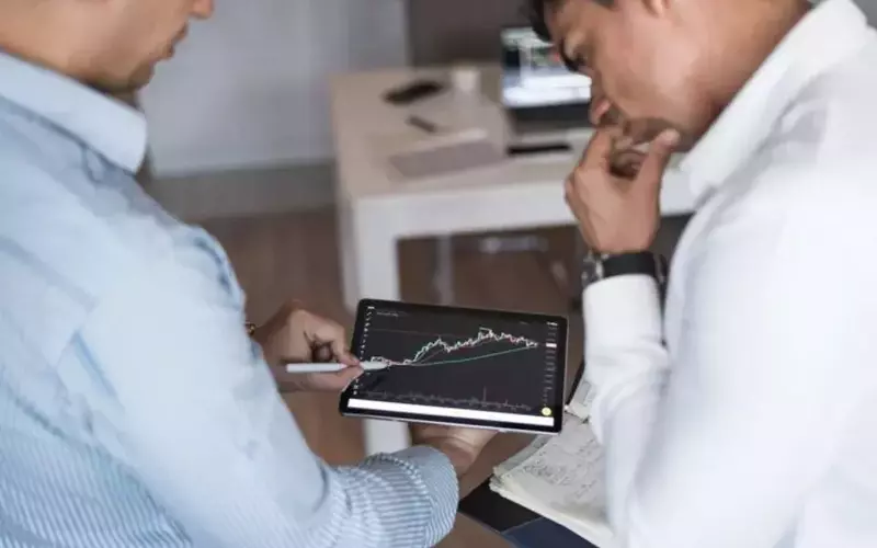 Berenberg Maintains Optimistic Outlook on Accenture plc (ACN) Despite Price Target Adjustment