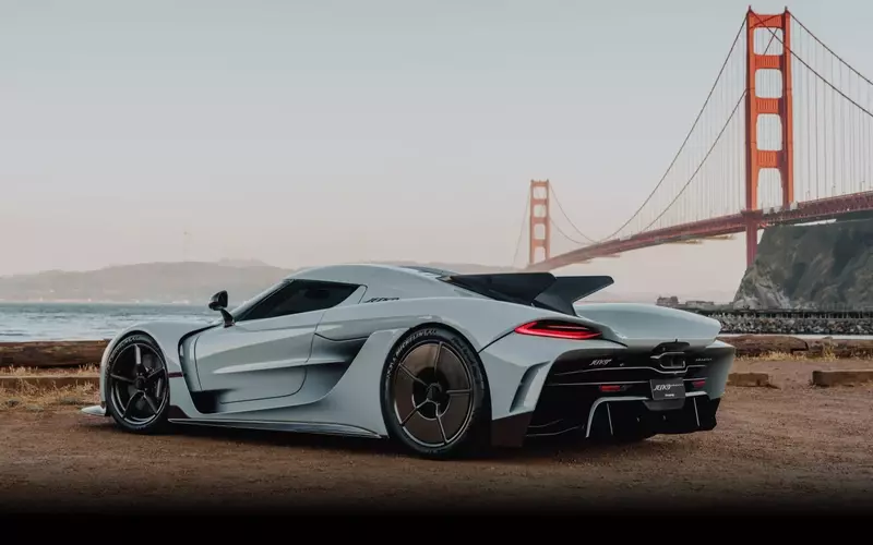 Koenigsegg Jesko Absolut: Unrivaled Speed on the Airfield