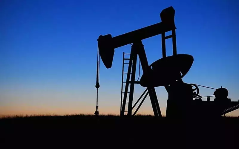 Goldman Sachs Adjusts Oil Price Forecasts Amidst Hormuz Strait Reopening