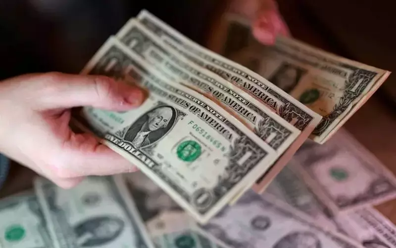 Dollar Strengthens Amid US-Iran Negotiations, Yen Nears Historic Lows, and Sterling Slides Following UK Political Shift