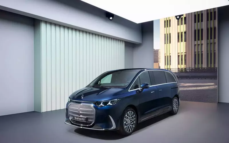 Mercedes-Benz Introduces 400-Mile Electric Luxury Van to North American Market