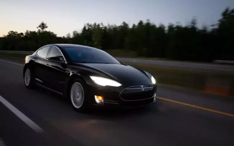 Tesla's Stock Performance Increasingly Tied to Potential SpaceX Merger