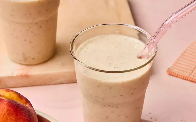 Revitalize Your Morning: The Ultimate High-Protein Peach Oatmeal Smoothie