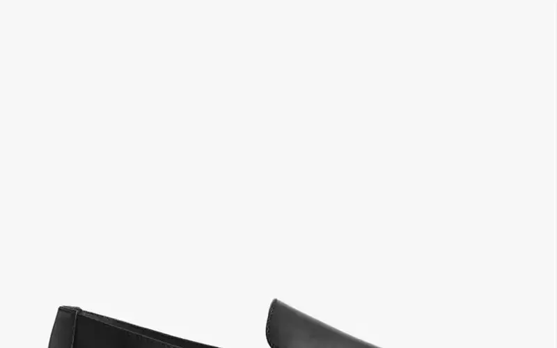 Mastering Minimalist Dresses: Summer Styling Guide