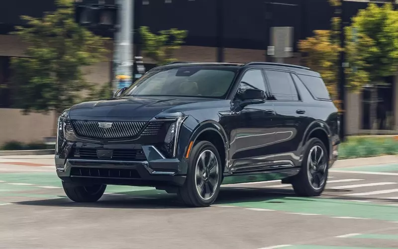 Cadillac Escalade IQL: A Long-Distance Electric Luxury SUV Review