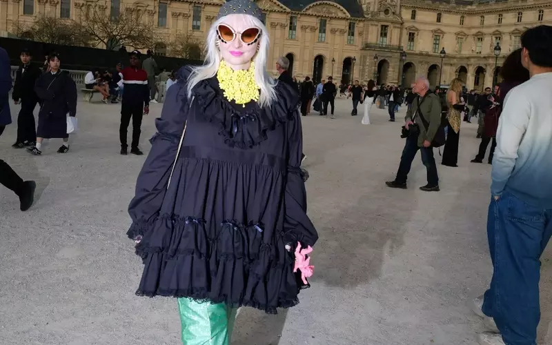 Summer Avant-Garde: Fashion's Heatwave Challenge