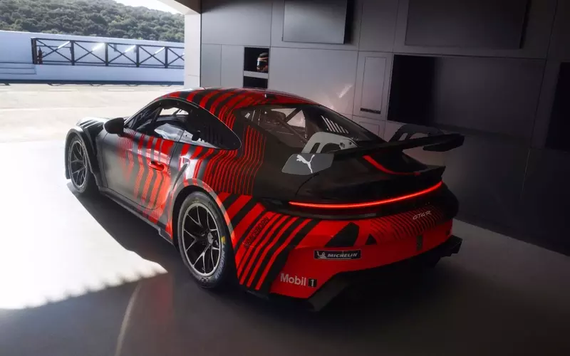 Porsche Unveils New 911 GT4 R Race Car for 2027 Season