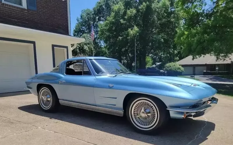 Valuation of a 1963 Chevrolet Corvette Split Window Coupe: Is the $169,500 Price Justified?
