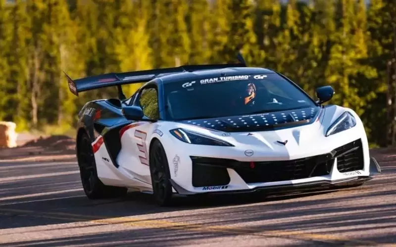 Corvette ZR1X Dominates Pikes Peak with New Production Car Record
