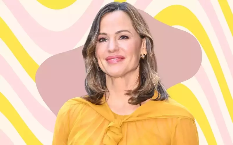 Jennifer Garner's Kitchen: A Blend of Rustic Charm and Practical Design