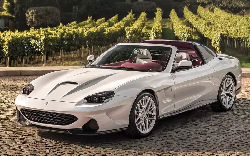 Touring Superleggera Debuts Veloce12 Aperta, a Targa-Top Masterpiece