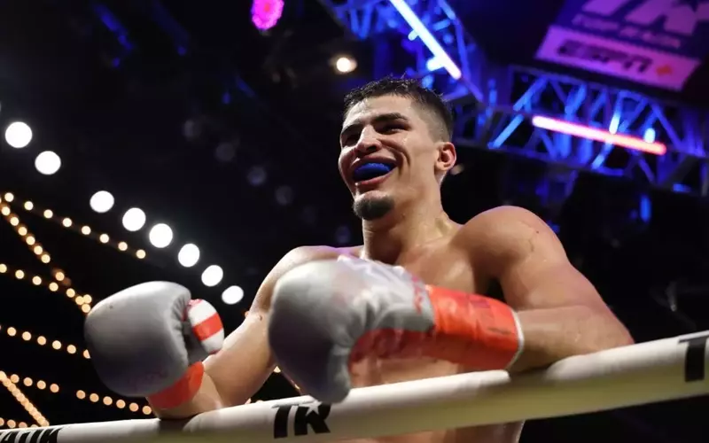 Zayas vs. Ennis: A Championship Boxing Showdown in New York City