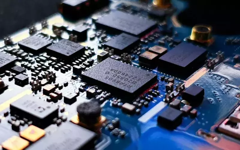 Micron and Anthropic Forge Strategic Alliance for AI Memory Dominance