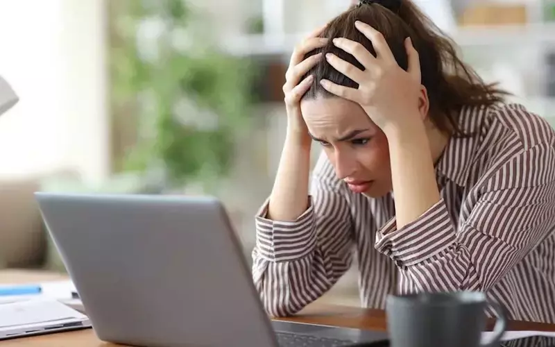 Employee's Predicament: Non-Refundable Trip vs. Return-to-Office Mandate