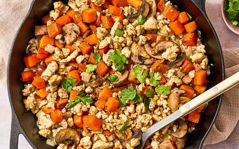 Healthy Skillet Meal: Ground Turkey and Sweet Potato Dish