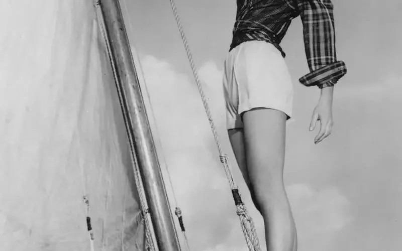 Audrey Hepburn's Timeless Summer Fashion: A Photo Retrospective