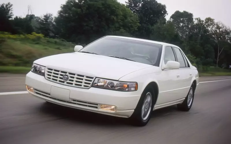 The 1998 Cadillac STS: A Bid for Global Luxury Dominance