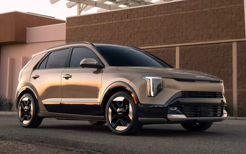 2027 Kia Niro Hybrid Debuts with Revamped Design and Streamlined Powertrain