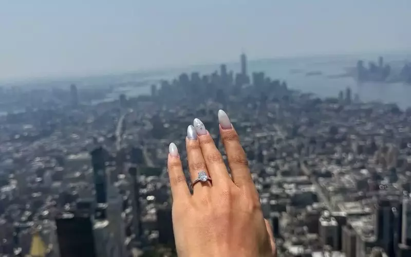 The Daring Proposal on the Empire State Building: A Nail Enthusiast's Perspective
