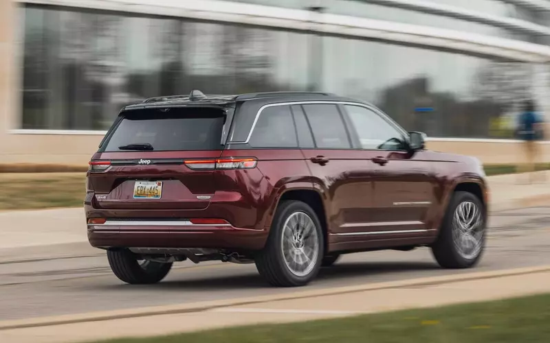 2026 Jeep Grand Cherokee Summit: A Detailed Performance Review