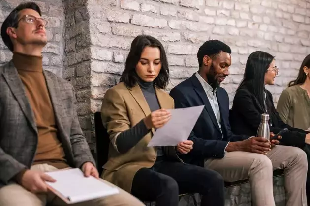 US Job Market Slows, Raising Questions for Fed Policy and EUR/USD Outlook