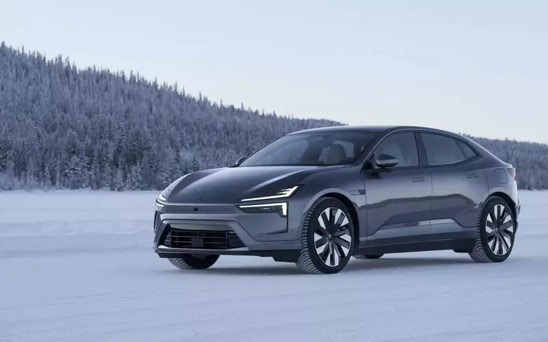 Polestar 4: Luxury EV with Steep Discount, but Uncertain Future in the US