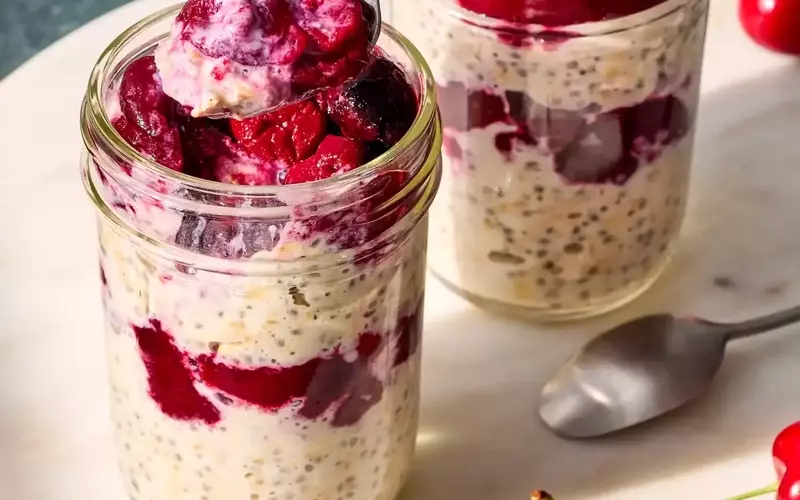 Delicious Cherry Pie Overnight Oats: A Healthy and Convenient Breakfast Solution