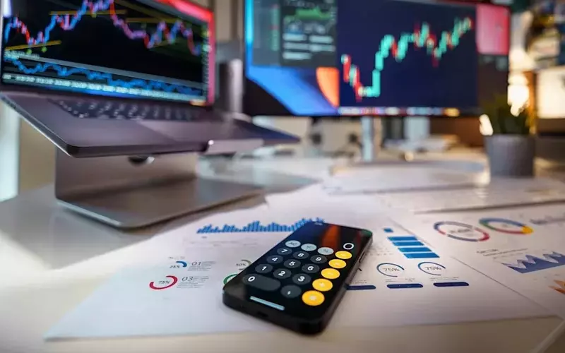 Jim Cramer's Investment Preference: Blackstone Over Blue Owl Amidst Private Credit Discussions