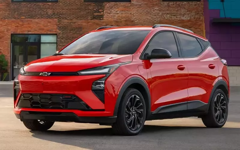 GM Sales Decline Amidst Shifting EV Market Dynamics