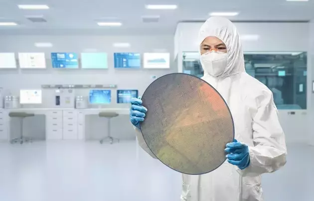 Aeluma's Manufacturing Transition: A Key Shift for Deep-Tech Investors