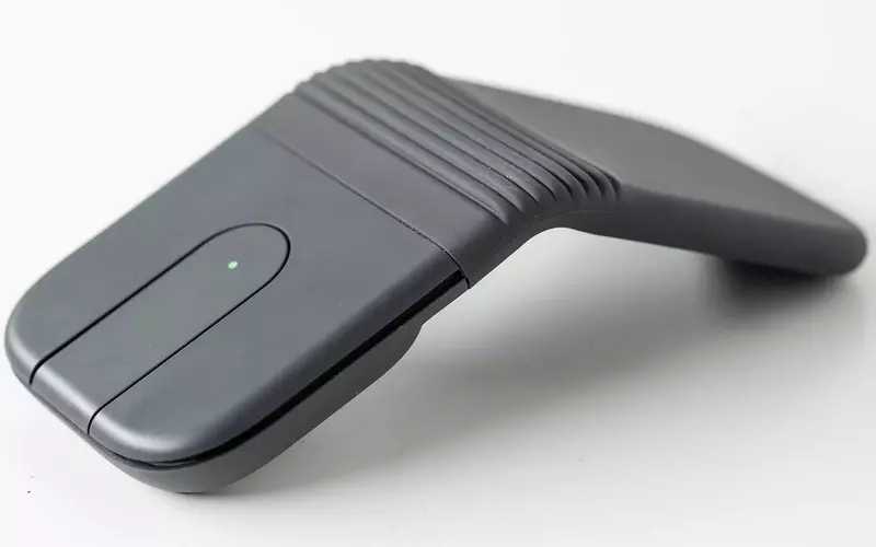 Logitech Mobi Fold Mouse Review: A Portable Peripheral for On-the-Go Gaming
