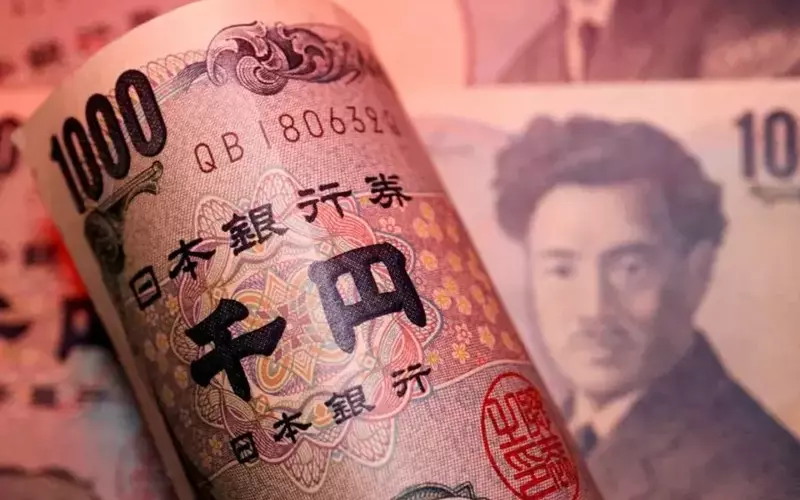 Japanese Yen Remains Weak as Investors Await Intervention, Dollar Stabilizes