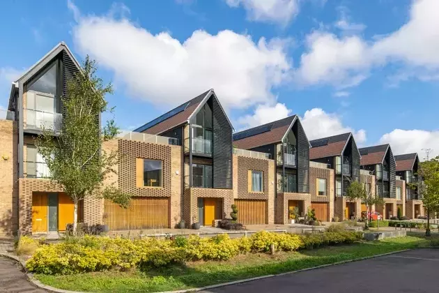 REIT Sector Shows Robust Performance Amidst Market Shifts