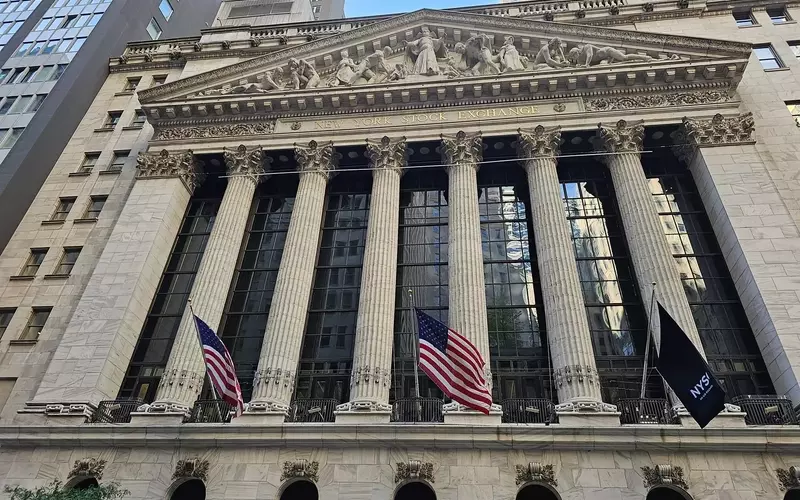 Strategic Investment Outlook: Navigating Stagflation, Geopolitical Shifts, and Tech Limits