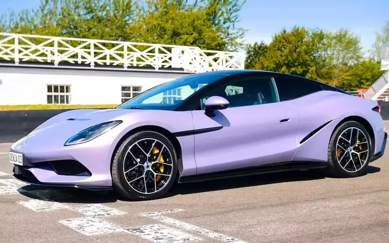 Denza Z Electric Supercar: 1,500 HP, Rapid Charging, and Global Launch