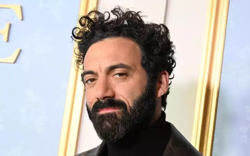 Morgan Spector to Star as Robert Langdon in Netflix's "The Secret of Secrets"