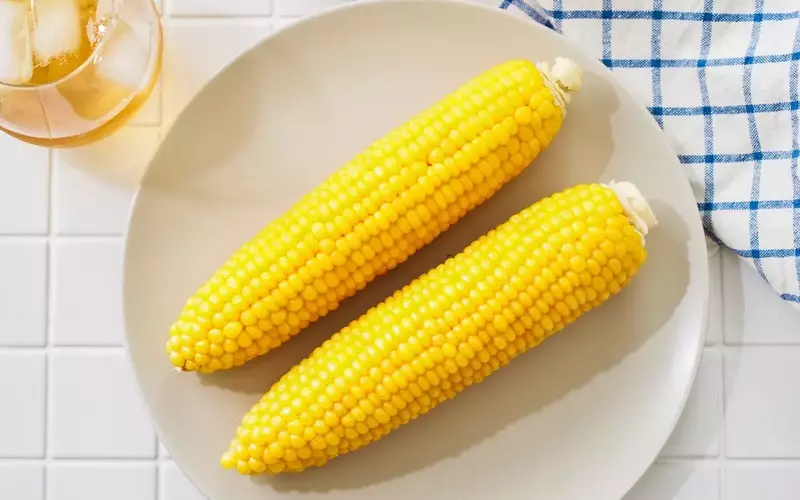 The Culinary Consensus: Chefs Endorse Boiling as the Superior Method for Preparing Corn on the Cob