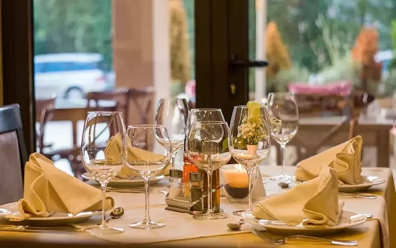 Analyzing Bloomin' Brands, Inc. (BLMN) Stock Performance and Investment Potential